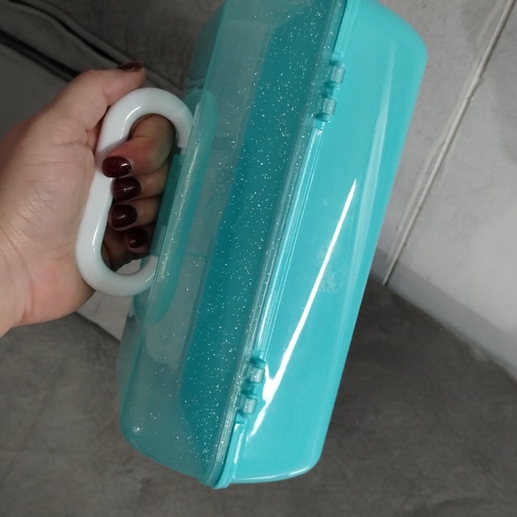 Glitter Cosmetic Box - Picture 4 of 4